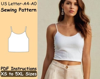 Könnte beinhalten: Das Bild zeigt ein Schnittmuster für ein weißes Camisole-Top mit dünnen Trägern. Der Text lautet "US Letter-A4-A0 Sewing Pattern" und "PDF Instructions XS to 5XL Sizes". Eine Frau trägt ein ähnliches weißes Camisole-Top.