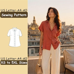 Può includere: Un cartamodello per una camicia a maniche corte con bottoni e colletto, etichettato US Letter-A4-A0 e XS to 5XL Sizes. L'immagine include un disegno tecnico della camicia e una fotografia di una persona che indossa una camicia color ruggine.