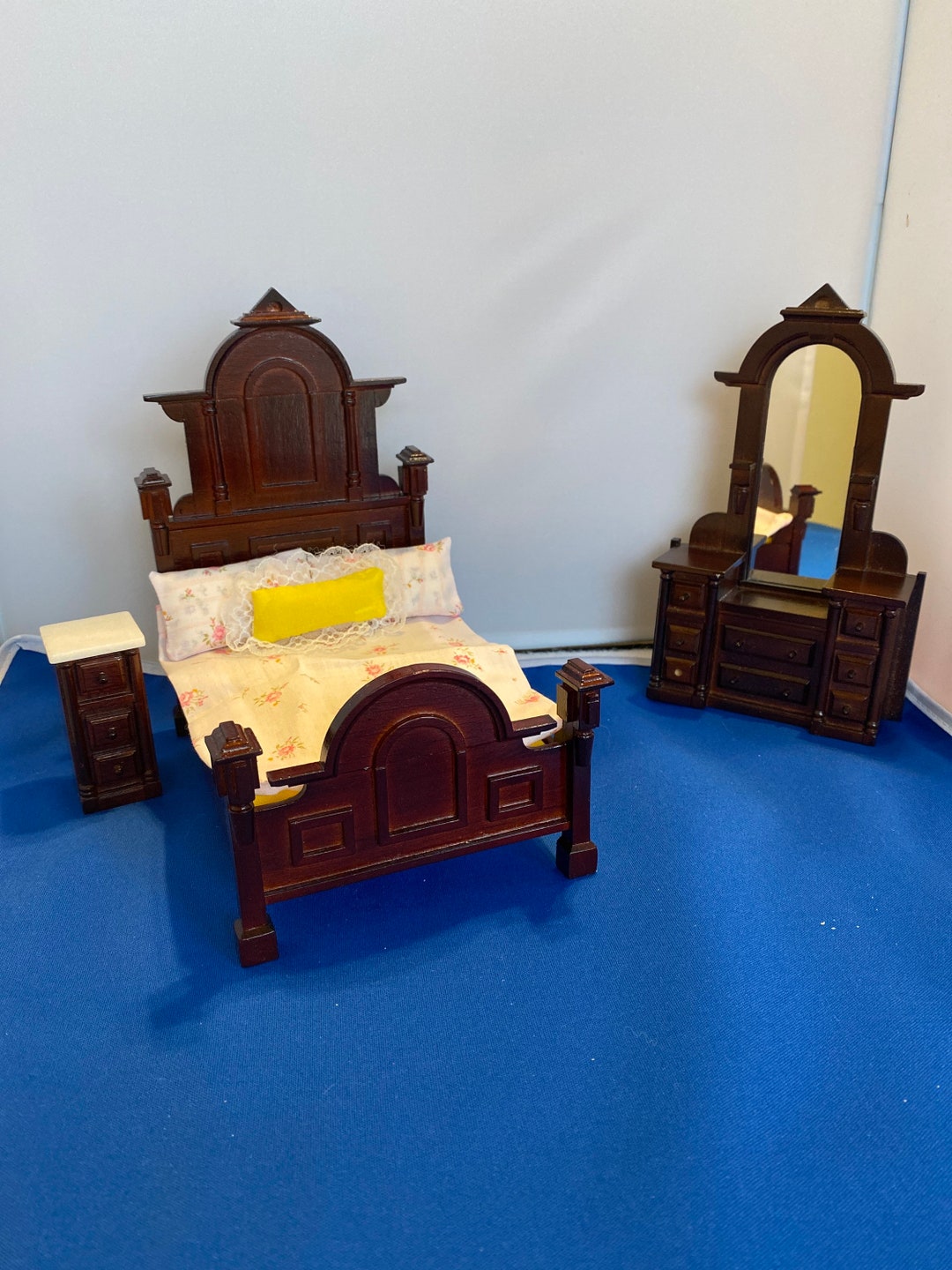 STUNNING Victorian Cherry Wood Miniature Dollhouse Bedroom Set - Etsy