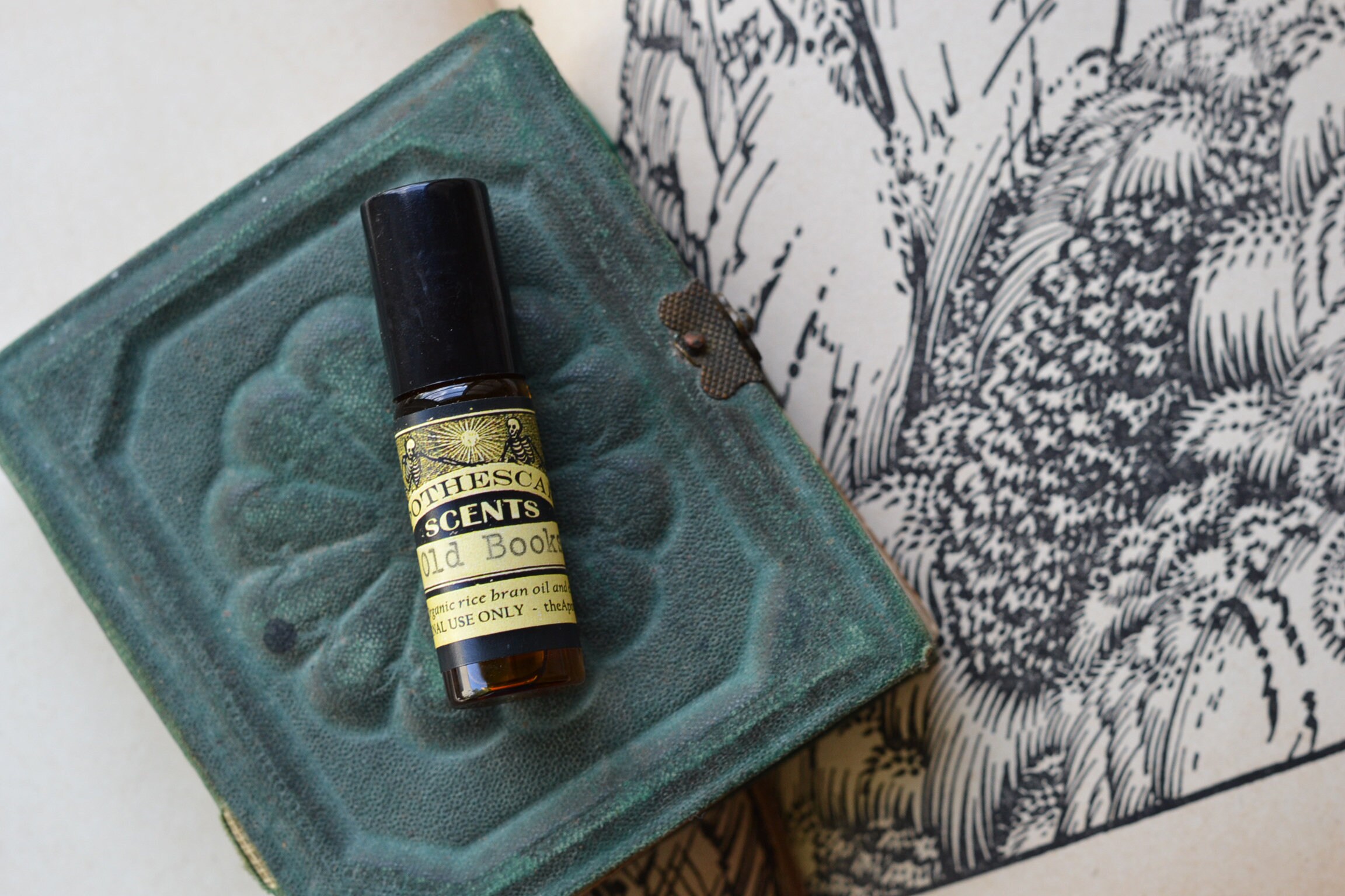 OLD BOOKS Perfume Oil