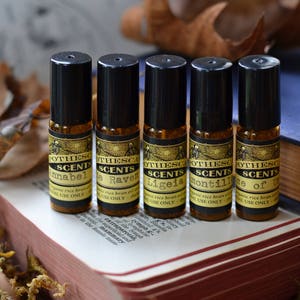 THE RAVEN Natural Perfume Oil Teakwood, Vanilla, Vetiver, Black Pepper, Clove, and More Available in 2 Sizes image 5