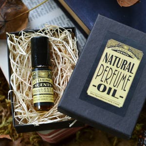 THE RAVEN Natural Perfume Oil Teakwood, Vanilla, Vetiver, Black Pepper, Clove, and More Available in 2 Sizes image 3