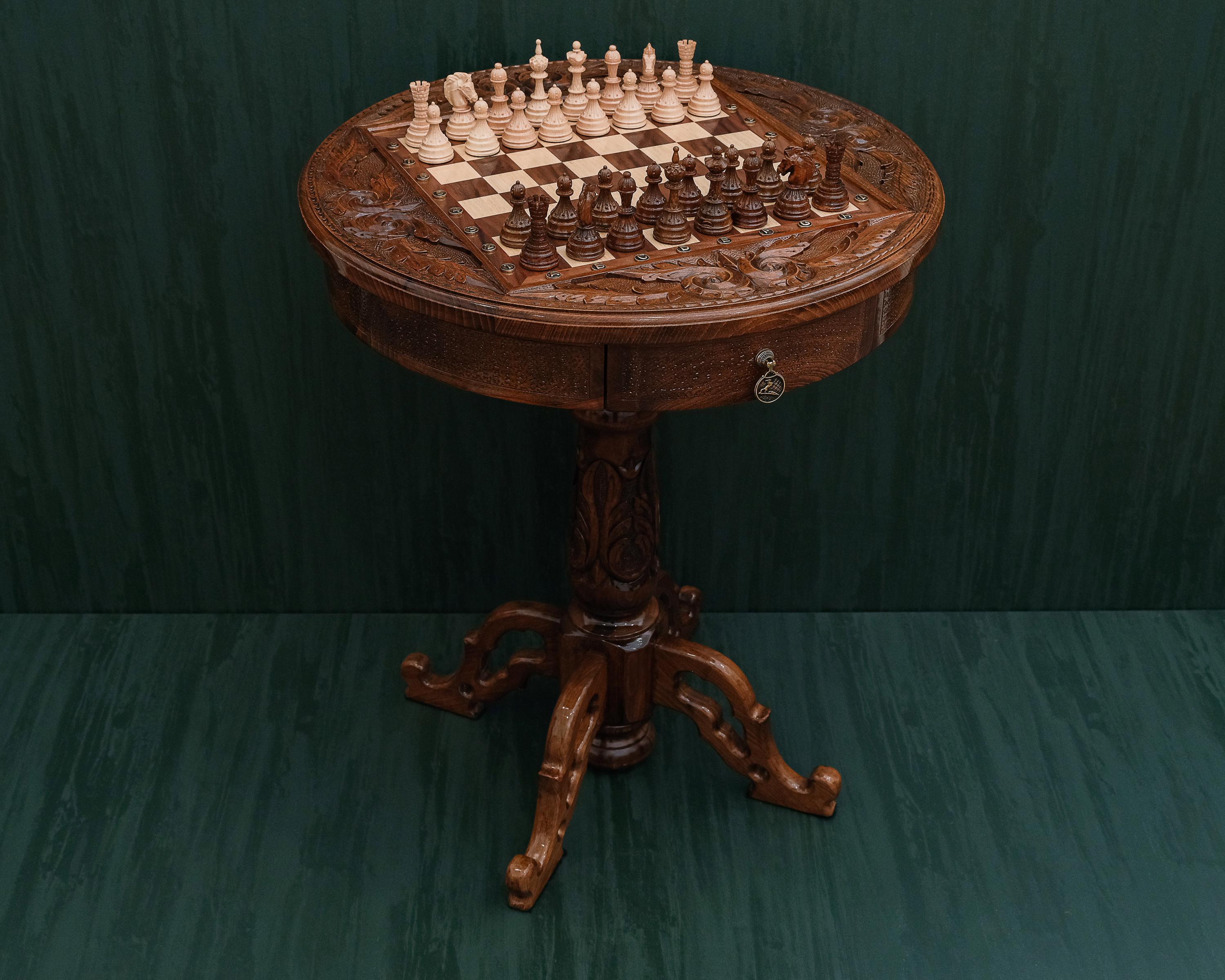チェス盤付きラウンドテーブル 大型チェステーブルをオンラインで購入 - 広々としてスタイリッシュ