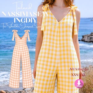 Puede incluir: Un mono de tirantes con estampado de cuadros amarillos y blancos. La imagen incluye un dibujo del mono y una persona que lo lleva puesto. El texto de la imagen dice "Tailored NASSIMASEW INGDY Tie Shoulder Jumpsuit Sewing Pattern" y "A0/A4forma XXS/5XL".