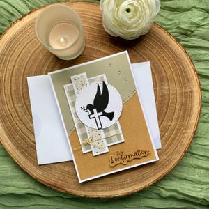 Natürliche Konfirmationskarte für Jungen & Mädchen – Handgemachte christliche Karte mit Kreuz, Taube und modernem Design auf Kraftpapier