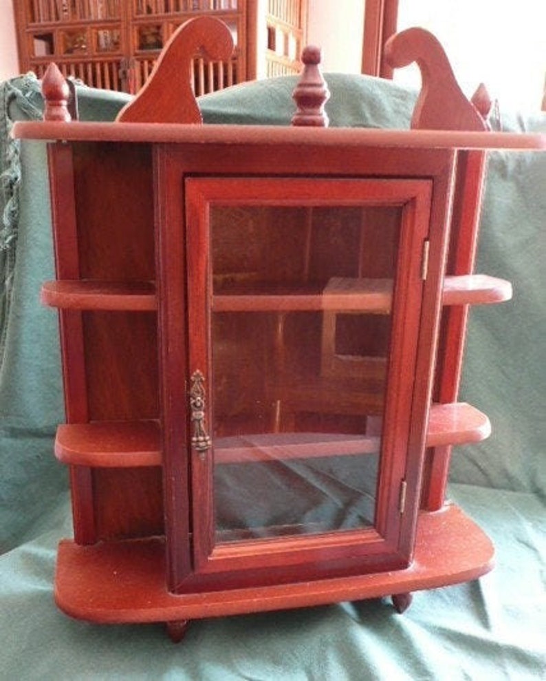 FREE SHIPPING! Small Showcase for figurines and artefacts, Red wood colour showcase with a cristal door. shops