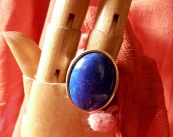 New! FREE  SHIPPING! Gold Rring with Extra large,deep blue cabochon Lapis Lazuli stone.  Ulm Hausse, Vien.