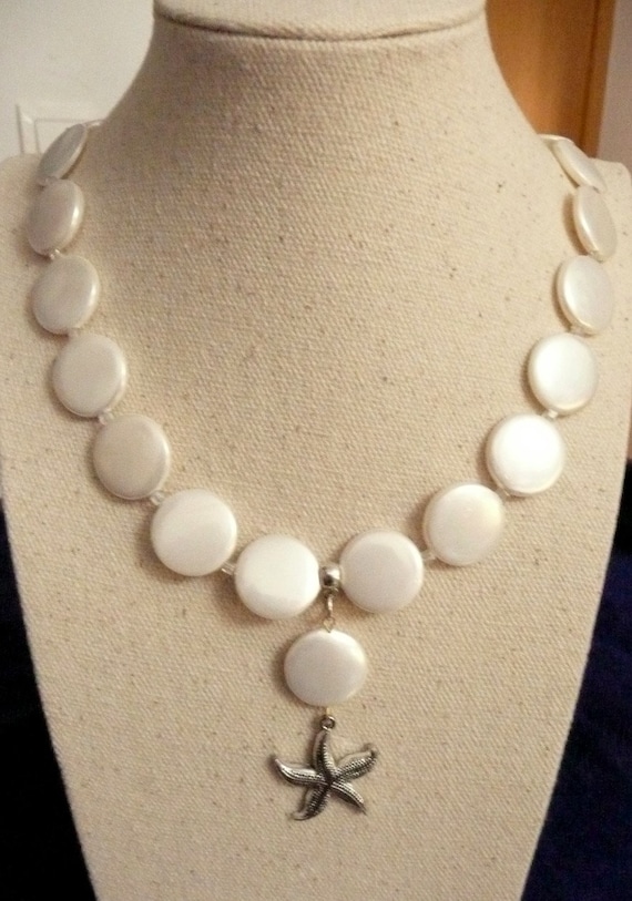 White Mother of Pearls Necklace Multi-Strand Disc Shell Necklace Mother of Pearl Necklace Green Agates Statement Leather Necklace