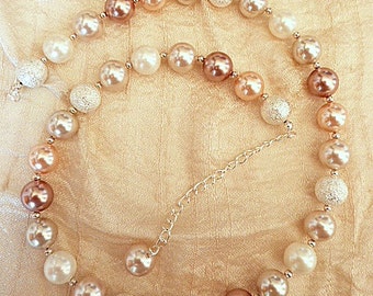 FREE SHIPPING! Necklace with multicolor pearls and silver tone detailes
