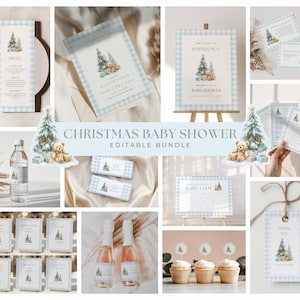 Könnte beinhalten: Ein bearbeitbares Set für eine Babyparty im Weihnachtsdesign mit hellblauem Vichy-Muster, Aquarellillustrationen eines Teddybären und Weihnachtsbäumen, inklusive Menükarten, Einladungen, Willkommensschildern, Flaschenetiketten und Geschenkanhängern.