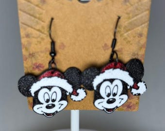 Pendientes navideños de Mickey Mouse, joyería festiva, accesorio Disney, gorro de Papá Noel, pendientes festivos de Mickey Mouse, diseño ligero, bisutería.