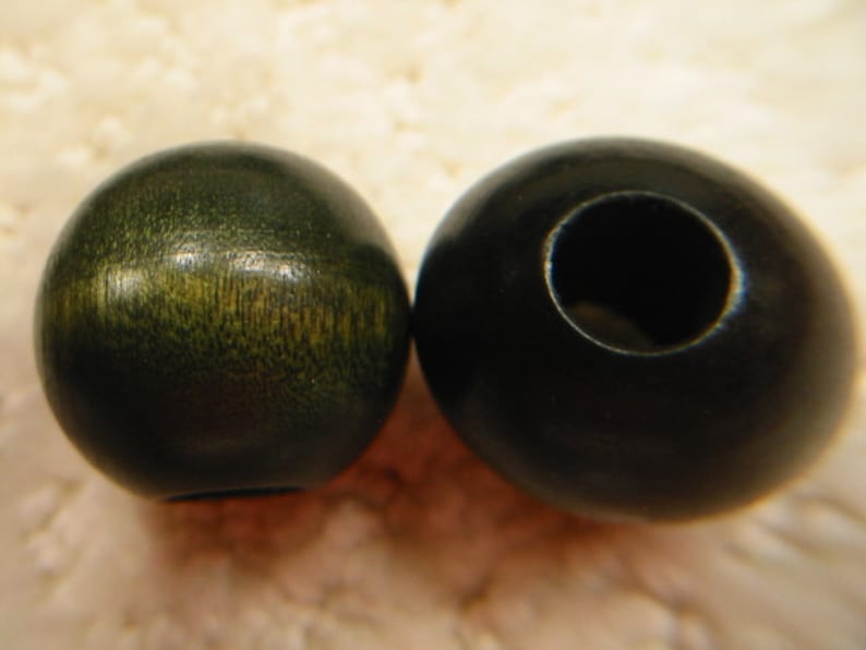 round green wooden beads from the 1970/'s lot of thirty-two 1 excellent new condition 25 mm