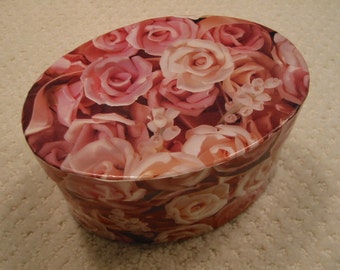vintage floral print oval shaped cardboard box . . . gift box . . . collectible . . . pink roses  . . . excellent condition