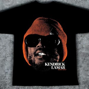 T-shirt oversize Kendrick Lamar 100% cotone - SPEDIZIONE GRATUITA - Massima qualità - Con scatola regalo e adesivi!