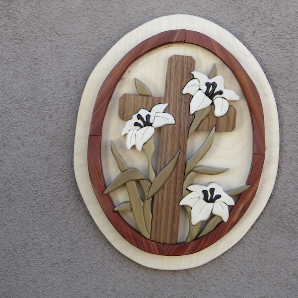 Easter Lilly con Cross Intarsia