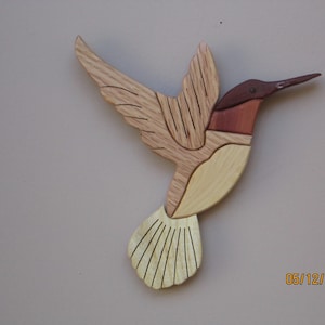 Humming Bird looking right 4627 intarsia