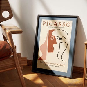 Impresión enmarcada de Picasso besando caras en rojo y rosa / Póster de exposición de Picasso / Impresión de arte minimalista / Póster de exposición de museo / Arte abstracto