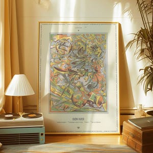 以下が含まれることがあります： オレンジ、緑、黄色、青の色合いのカラフルな抽象的なデザインの額入りアートプリント。プリントには、上部に「AUTUMN」、下部に「BON IVER」という文字と、他のアーティスト名が記載されています。プリントは、レコードプレーヤーとランプのある部屋に展示されています。