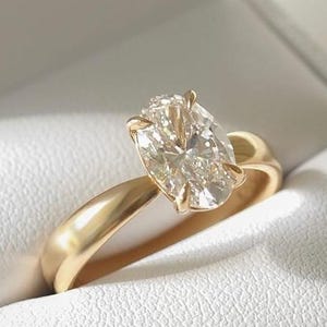 Oval Diamond Engagement ring 14K Yellow Gold Ring, 0.50 - 3.0 Ct Oval E, VVS2 Solitaire Ring, Certified Lab Grown Diamond Promise Ring.