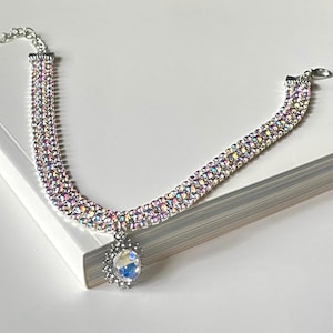 Rhinestone Collar for Cats & Small Dogs – Luxurious Sparkling Jewelry Adjustable with Aurora Borealis Effect, Elegant Pet Accessory