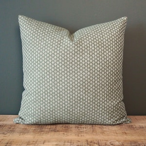 Sage Green Woven Leaf Cushion, Modern Farmhouse Cushion Cover, Rustic Country Decor, 18x18&quot; (45x45cm)
