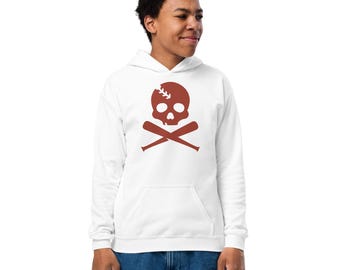Può includere: Felpa con cappuccio bianca con un design di teschio e ossa incrociate rosse. Il teschio ha una cucitura cucita sulla fronte e le ossa incrociate sono fatte di mazze da baseball.