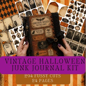 Könnte beinhalten: Ein Vintage-Halloween-Junk-Journal-Set mit einem zentralen Buch, das mit schwarzer Spitze verziert ist und Etiketten mit den Aufschriften Something Wicked This Way Comes, Never Trust The Living, Beware The Curious und Lost Souls Society trägt.