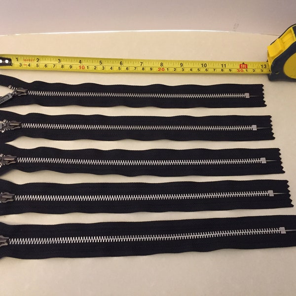 Lot of 30 gun metal zippers 28 cm or 11 inches long Antiqued Silver Pull  Zip Black Sewing Vintage Crafts Purse alterations tailor
