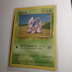 Nidoran (55/102) Carta Pokémon Vintage: – Conjunto Base 1999 - Quase Novo