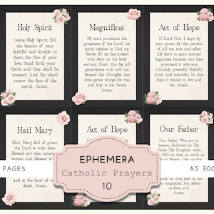 Op de afbeelding: Een verzameling van 20 pagina's met katholieke gebeden gedrukt op crèmekleurig papier met zwarte randen en roze roosillustraties. De tekst bevat titels zoals Holy Spirit, Magnificat, Act of Hope, Hail Mary en Our Father. Een centraal label toont EPHEMERA Catholic Prayers 10 en A5 300 DPI.