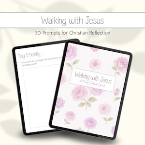 Może przedstawiać: Rustykalny drewniany szyld z napisem "Welcome to our home" w białych literach. Szyld ma postarzaną powierzchnię i prosty, zachęcający design, idealny na ganek lub do wejścia.