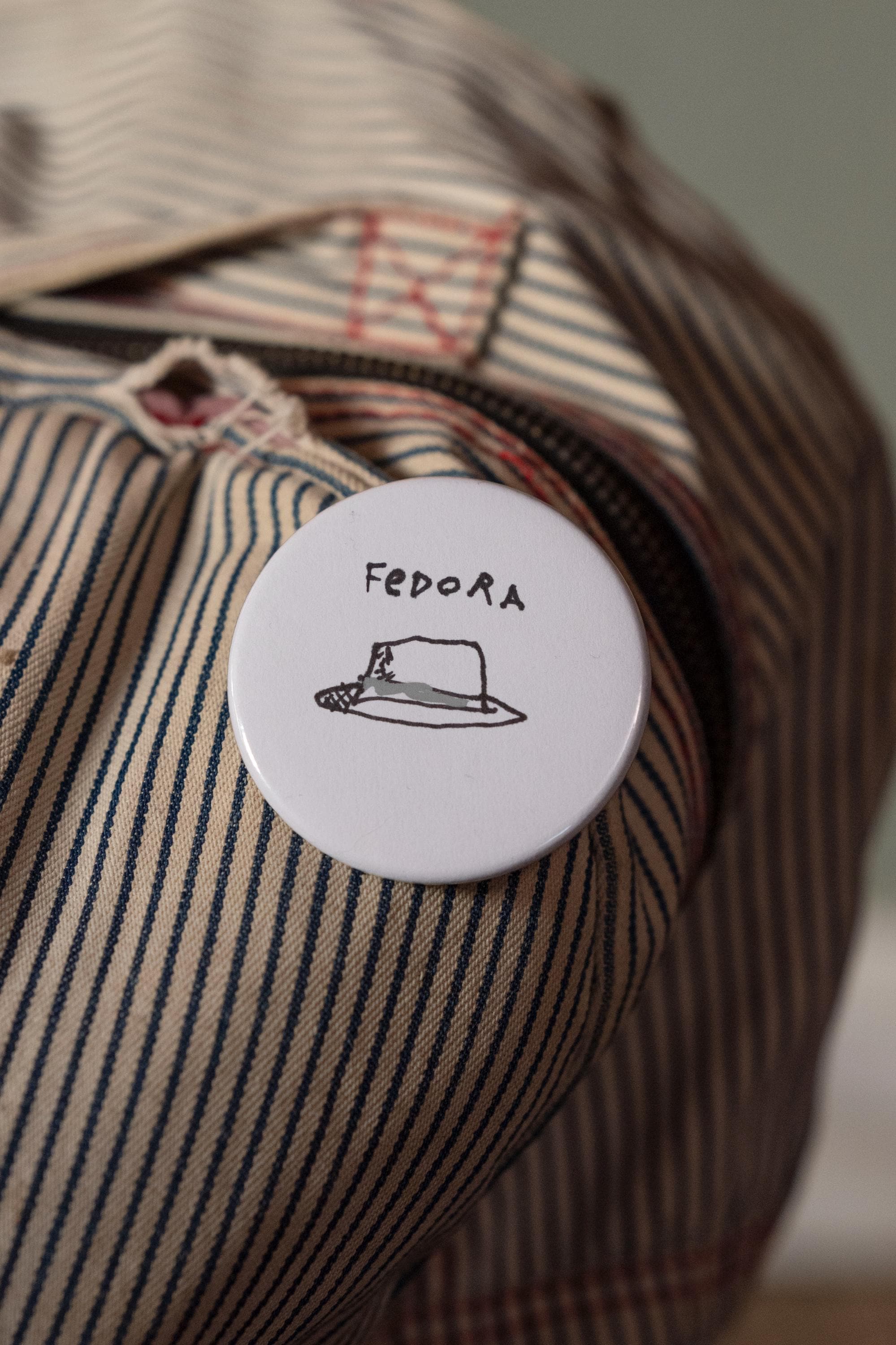 Customized Fedora with Removable Brooch Custom-made Fedora in worn and waterproof black beaver felt  main image 3