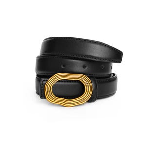 Women&#39;s Leather Belt: Stylish Waist Belt with Unique Buckle