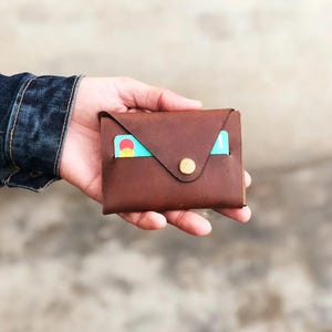 Portefeuille en cuir pour billets et cartes, Porte-cartes en cuir sécurisé, Porte-cartes en cuir minimaliste, Portefeuille gravé personnalisé, Portefeuille mince pour homme