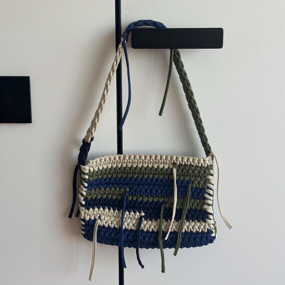 Bolso de crochet: bolso tejido a mano azul marino, beige y oliva