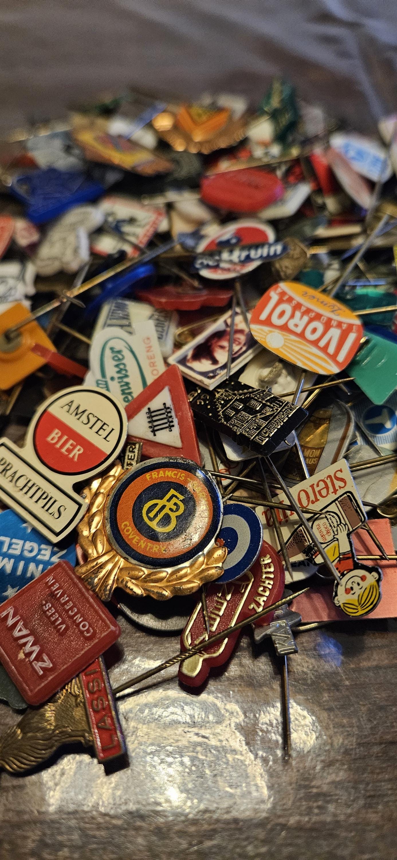 Einzigartige alte Vintage/Antike Überraschungsbox Pins - Einzigartiger Mix aus Retro