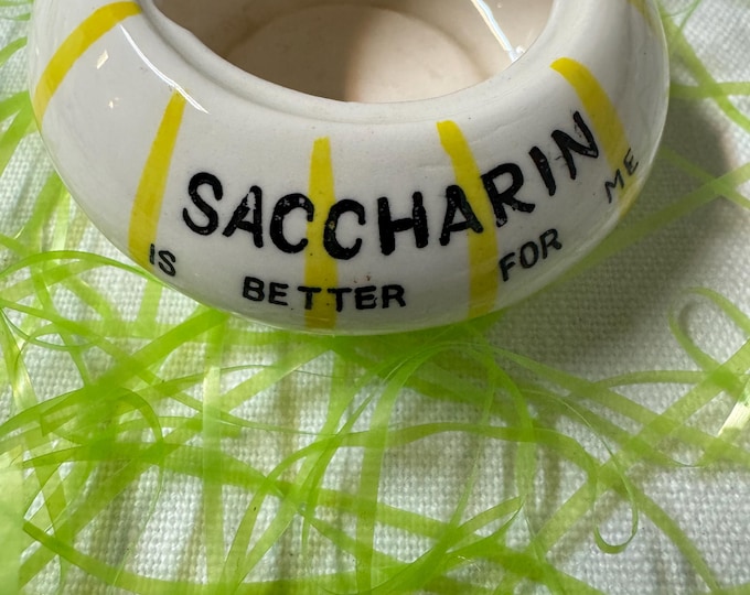 Vintage Davar Saccharin Container Bottom Only: Marked 1959, crazed