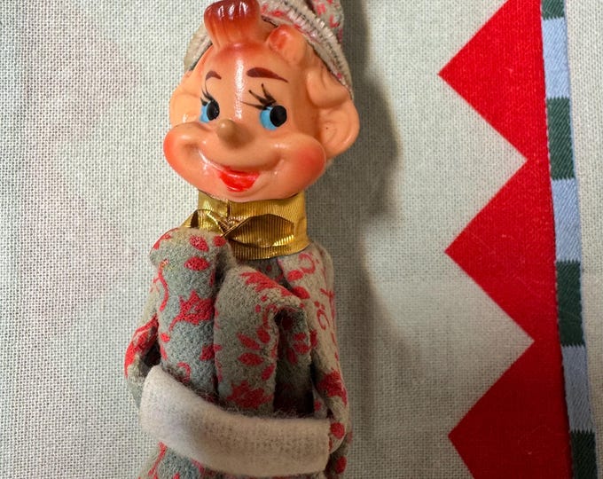Vintage Christmas Pixie Elf: Faded Green Holly Print Knee Hugger, 5 inches