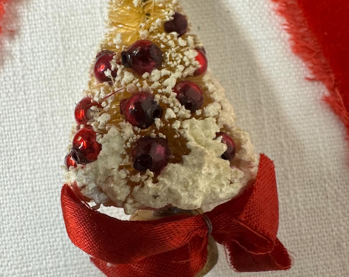Vintage White Bottle Brush with Red Beads Christmas Tree Pin: Red Beads, White Snow, Japan