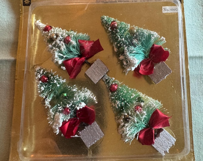 Vintage Commodore Bottle Brush Christmas Trees Package Tie-On Decorations: 1950