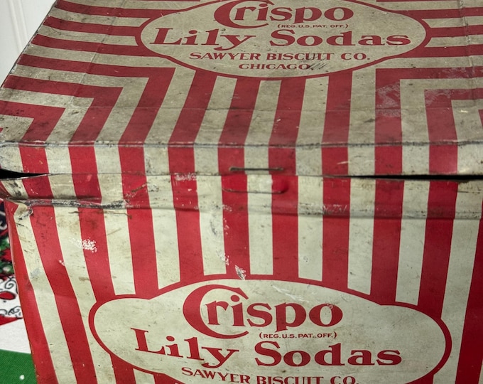 Vintage Crispo Lily Sodas Tin: Sawyer Biscuit Co., 1930s Display