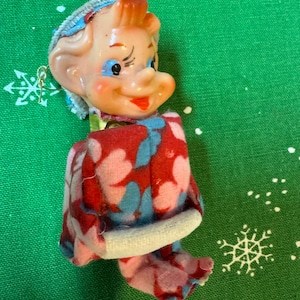 Vintage Small Floral Felt Christmas Knee Hugger Pixie Elf, Made In Japan, 3.5&quot;