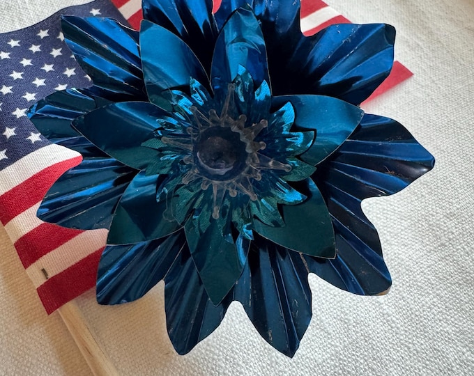 Handcrafted Vintage Christmas 3 Reflector Clip: Blue, 4 1/4”