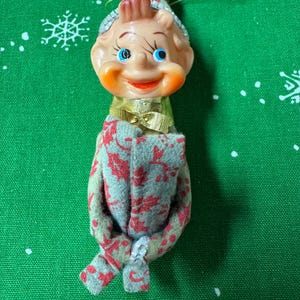 Vintage Holly Print Christmas Knee Hugger Pixie Elf, No Label, 5 inches