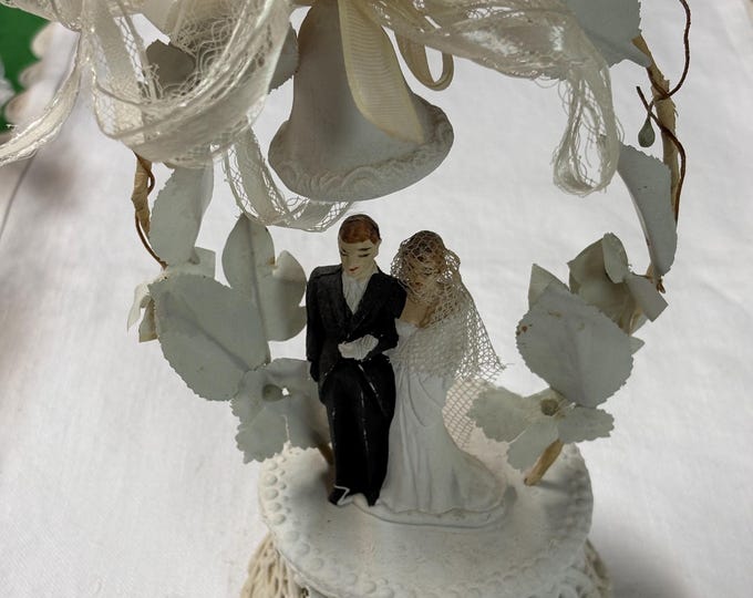 Vintage Bride and Groom Wedding Cake Toppers: 1940
