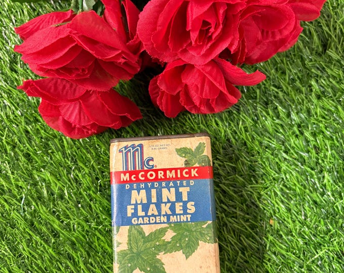 Vintage McCormick’s Dehydrated Mint Flakes Garden Mint Paper Tin: 5/16 ounce size