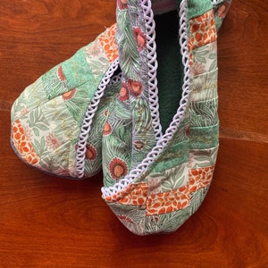 Liberty of London Embroidered Kimono Slippers 4  -  Sz 9