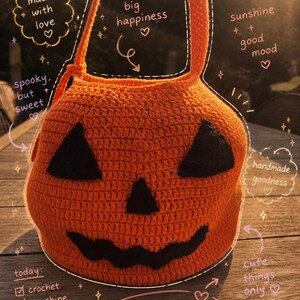 Pumpkin Bag with Face Crochet Pattern - Halloween & Fall PDF
