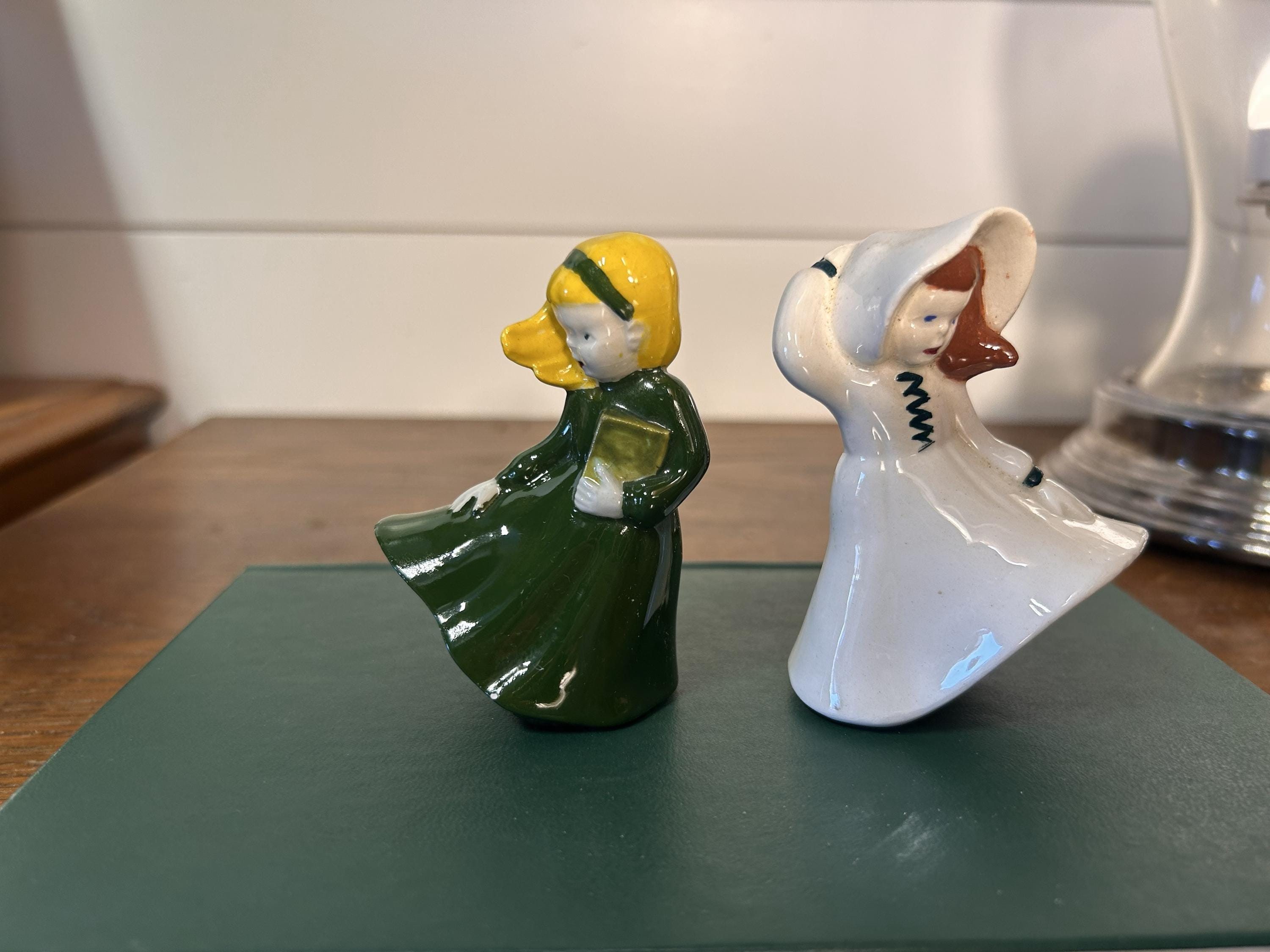 Pair of Vintage Porcelain Figurines - Etsy 日本