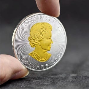 アクセサリー エリザベス2世 カットアウト ペンダント